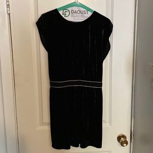 Very cute black dress